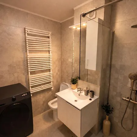 Olympus Escape Apartment *